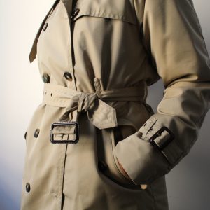 L'impermeabile Nelson è il trench coat per eccellenza che non passa mai di moda ed è perfetto in ogni stagione con la sua imbottitura interna staccabile.