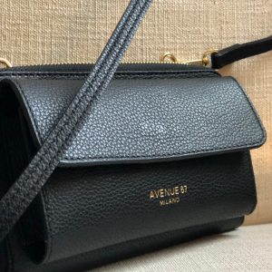 Scopri il nuovo modello di Avenue 67: la borsa portafoglio Viky